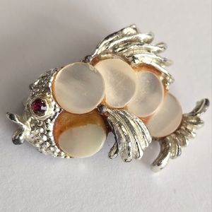 Vintage fish brooch pearlized ocean beach sea mermaidcore pin